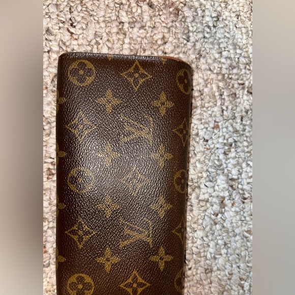 Authentic Louis Vuitton wallet - Picture 5 of 5